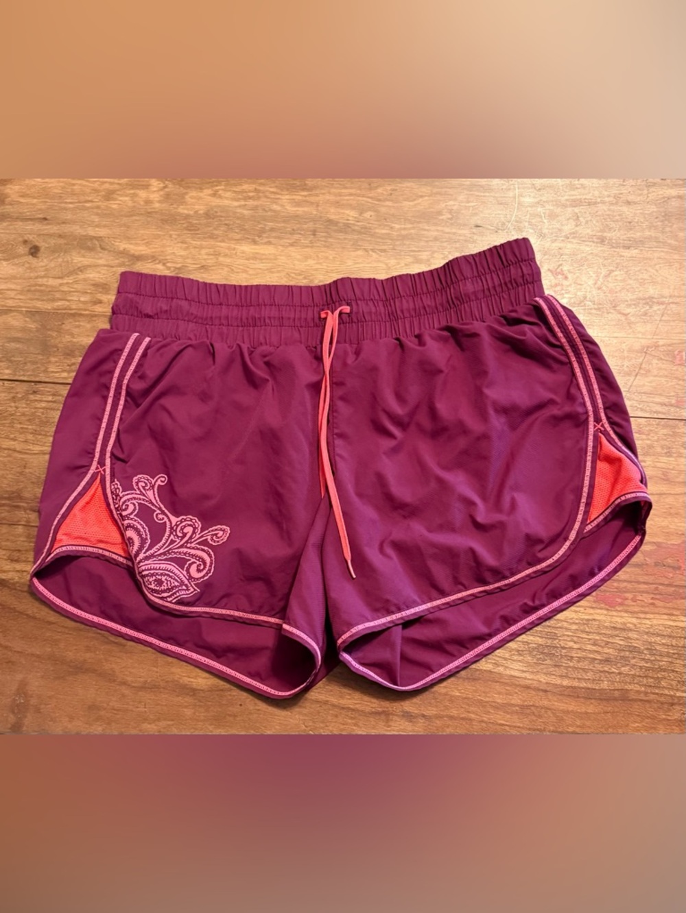 Athleta Women's Tia running shorts